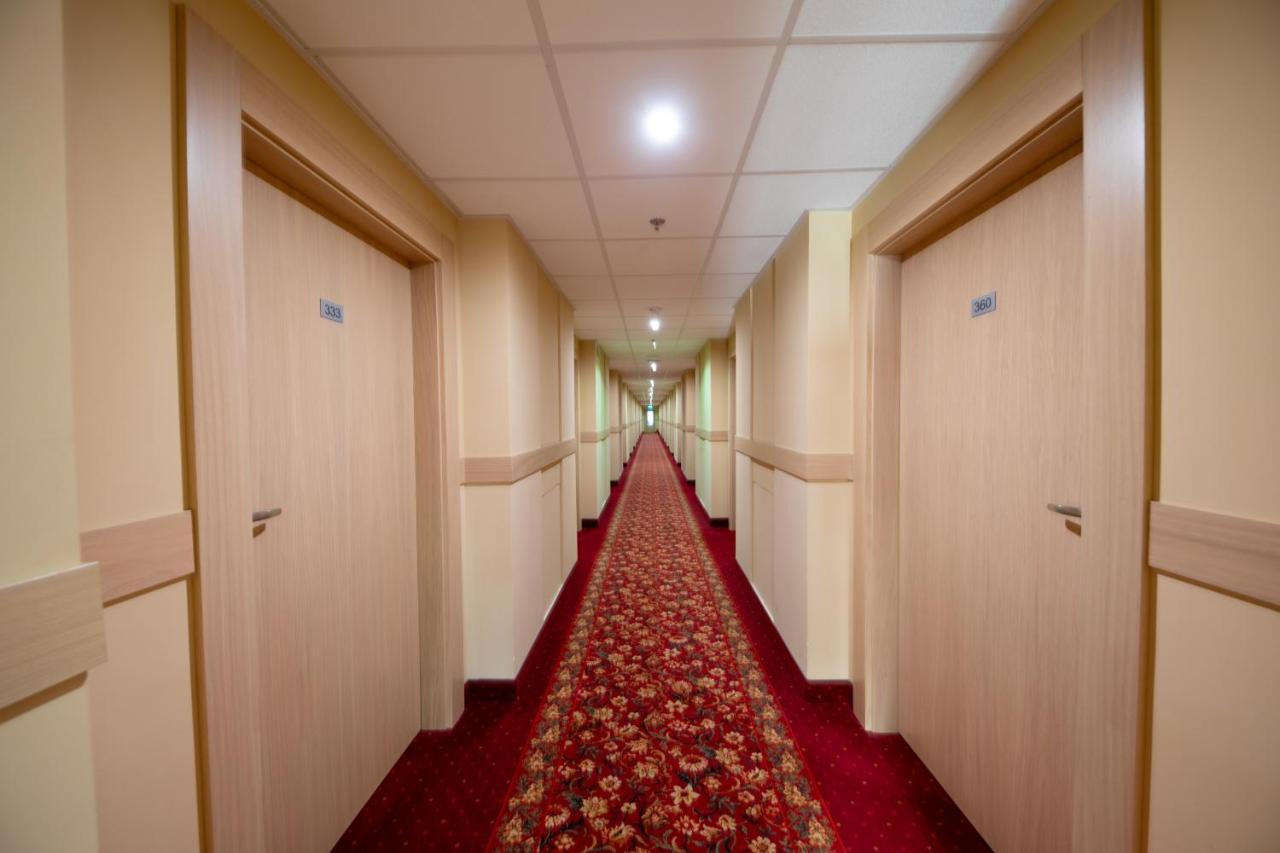 Hotel 500 Tarnowo Podgorne Exterior photo