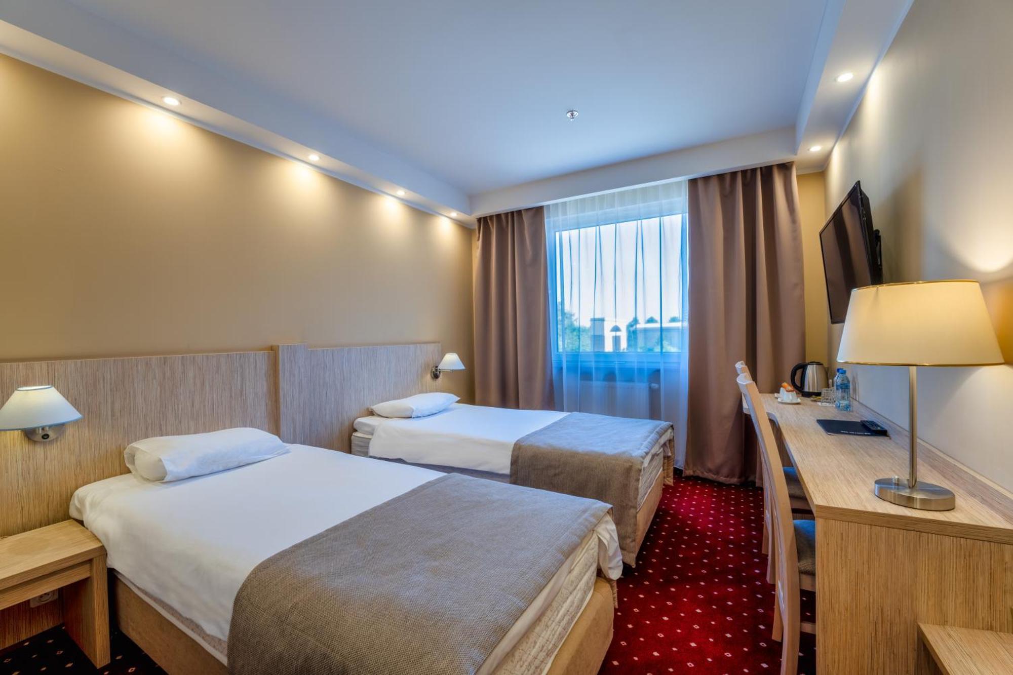 Hotel 500 Tarnowo Podgorne Exterior photo