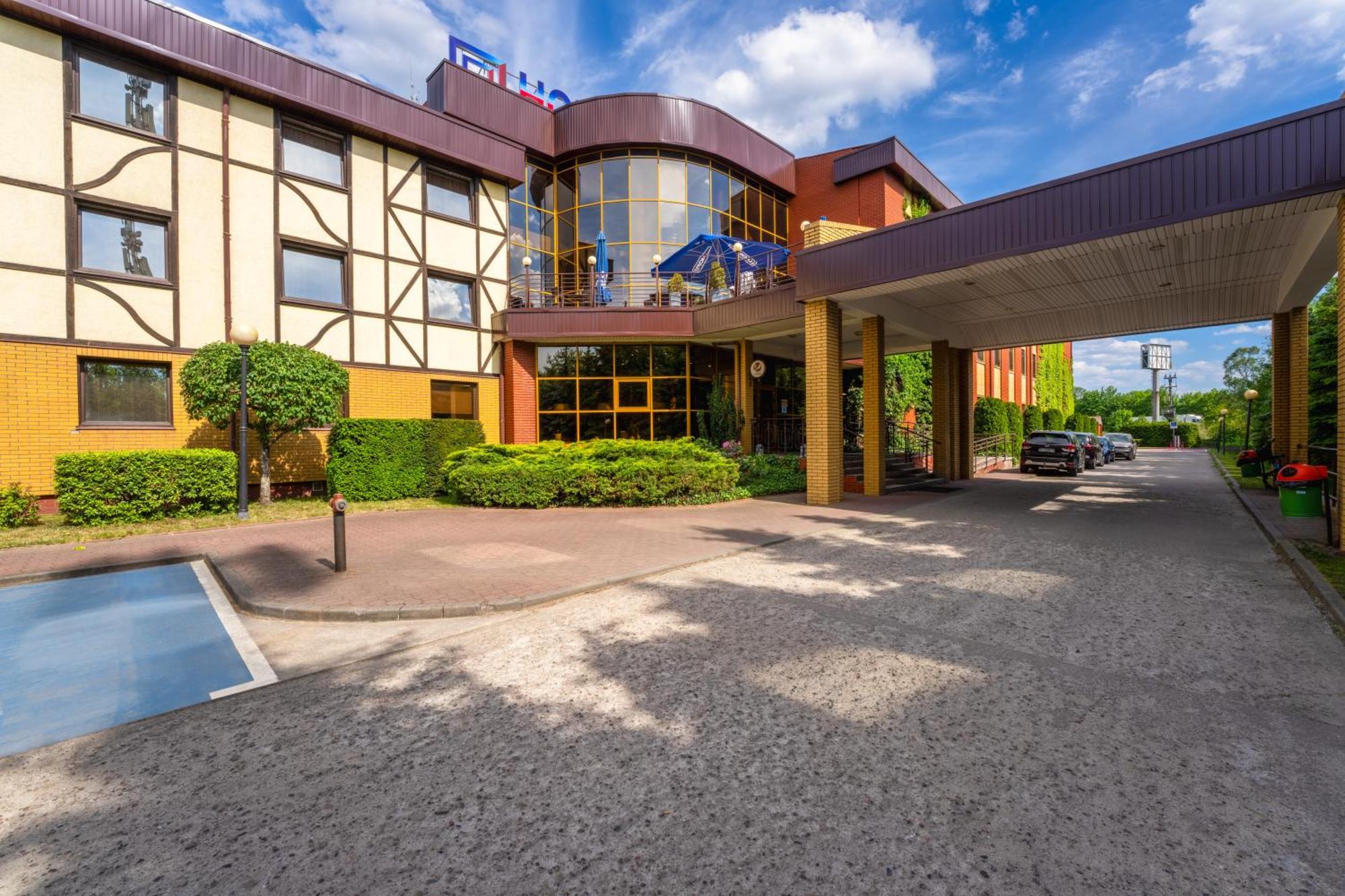 Hotel 500 Tarnowo Podgorne Exterior photo